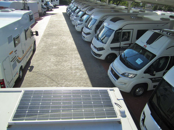 Energía natural en caravanas y autocaravanas. Placas solares - Caravanas  Osito